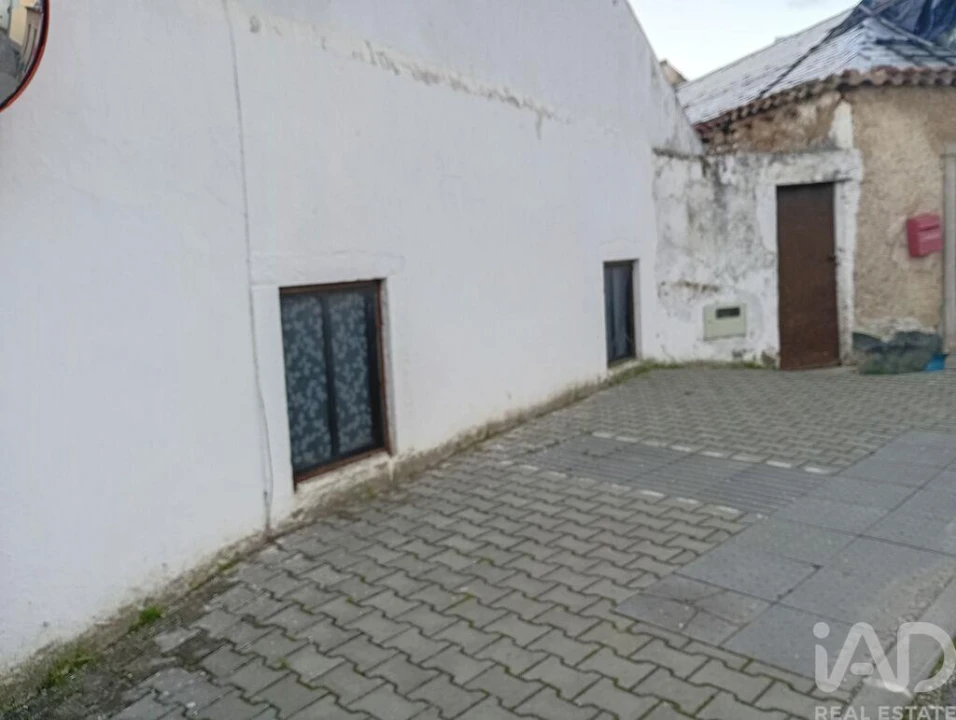 Moradia T3 para Venda em Miragaia e Marteleira Foto 1