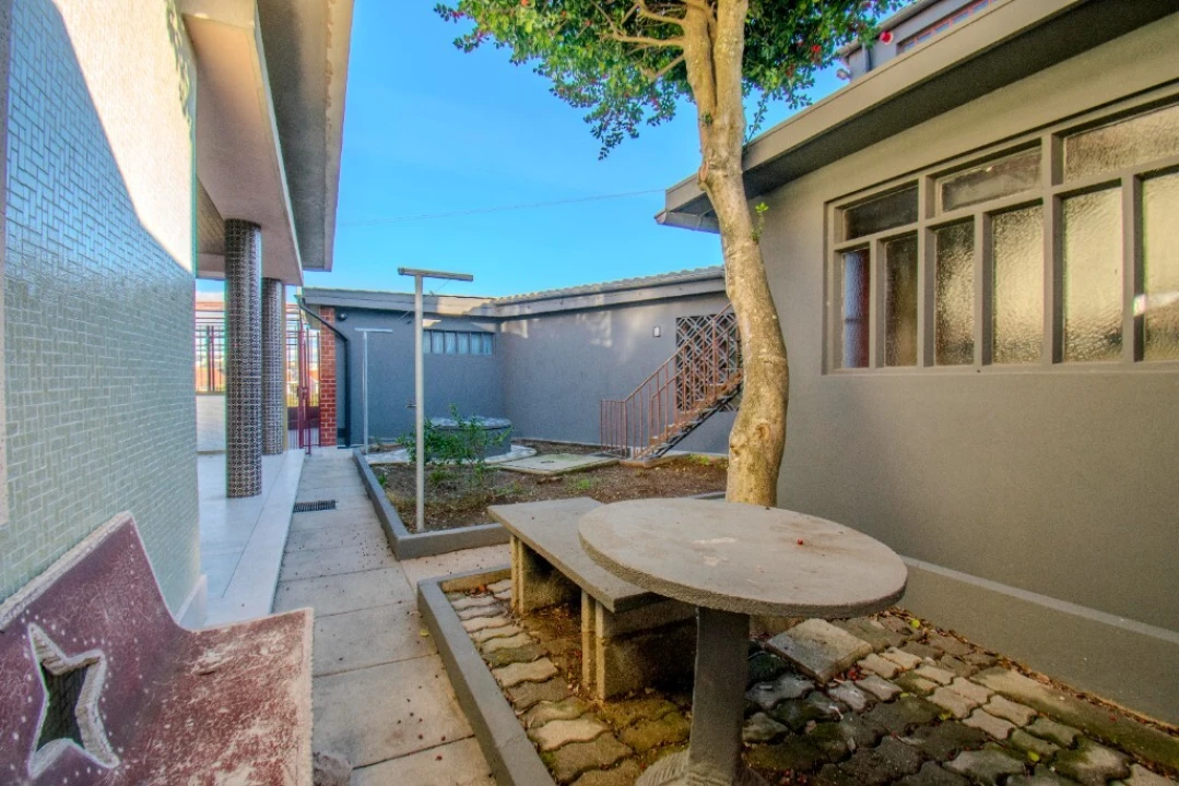 Moradia T4 para Venda em Fânzeres e São Pedro da Cova Foto 31