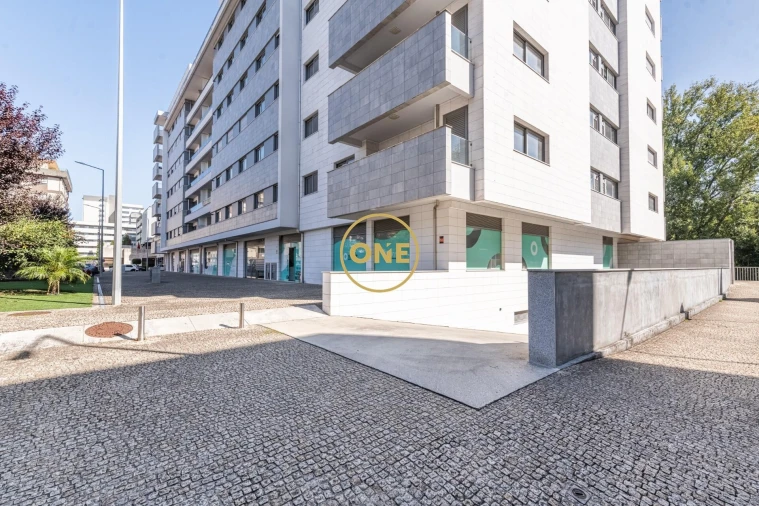 Apartamento T4 para Venda em Antas e Abade de Vermoim Foto 42