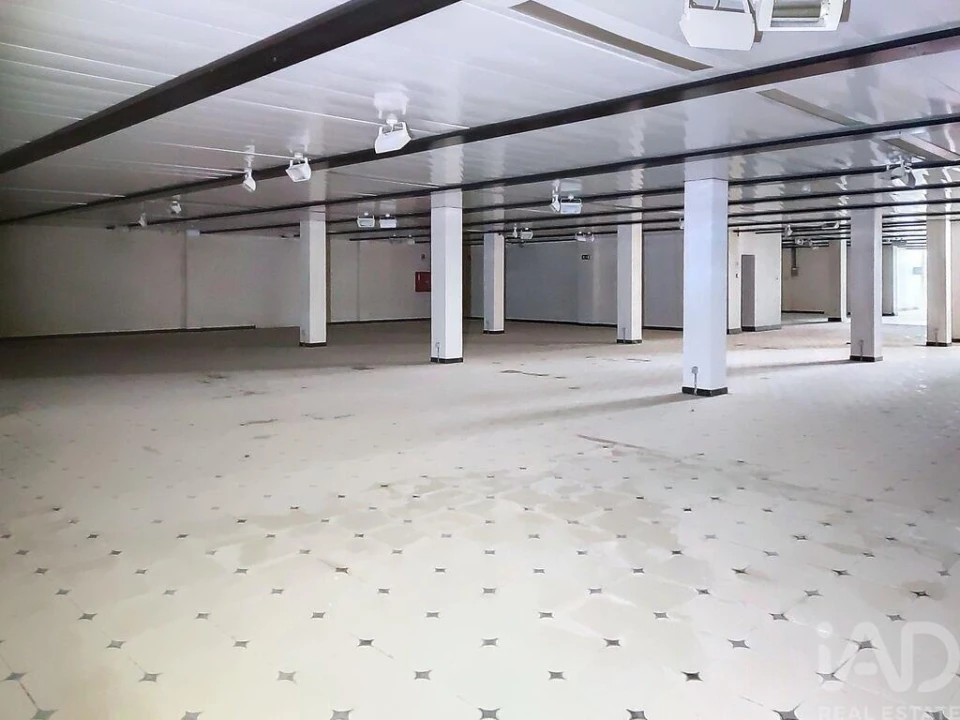 Loja para Arrendamento em Nossa Senhora das Misericordias Foto 5