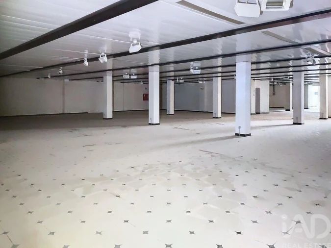 Loja para Arrendamento em Nossa Senhora das Misericordias Foto 5