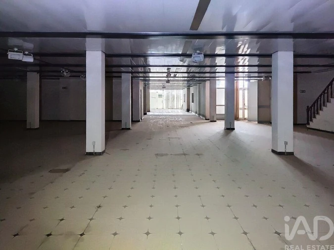 Loja para Arrendamento em Nossa Senhora das Misericordias Foto 4