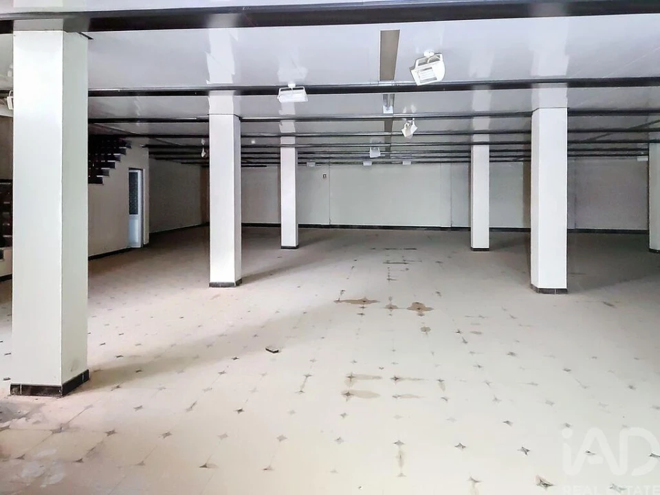 Loja para Arrendamento em Nossa Senhora das Misericordias Foto 1