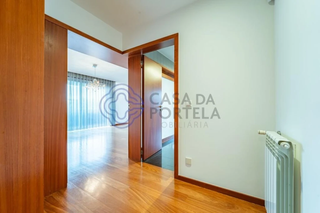 Apartamento T3 para Venda em Arcozelo Foto 11