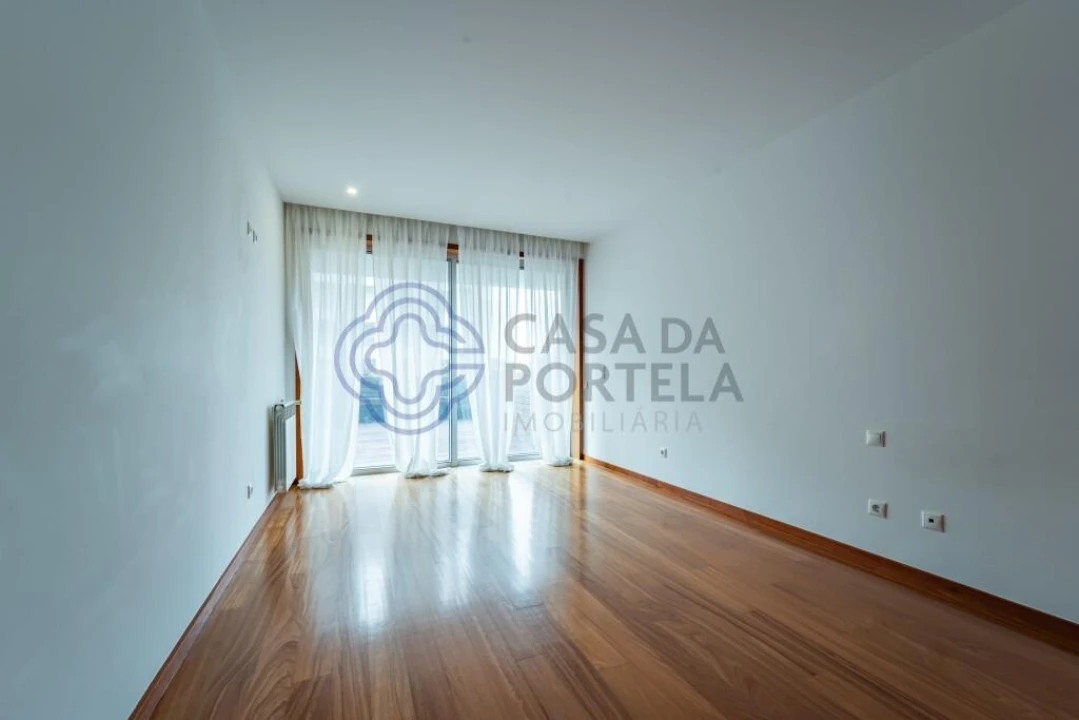 Apartamento T3 para Venda em Arcozelo Foto 19