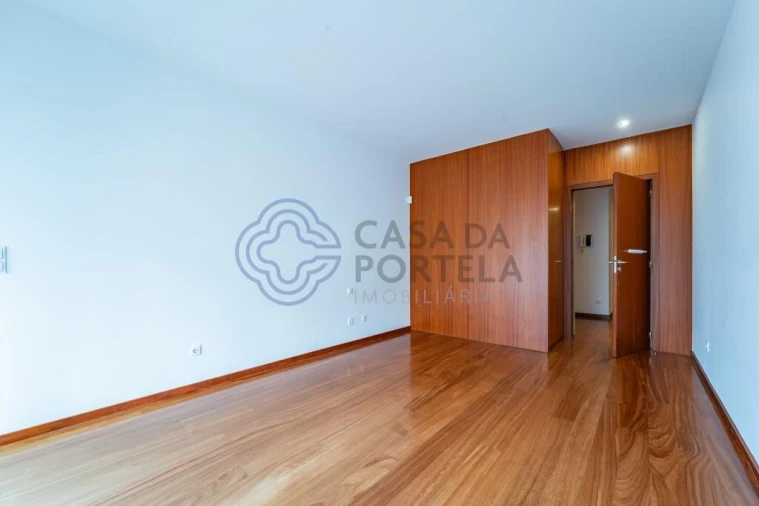 Apartamento T3 para Venda em Arcozelo Foto 20