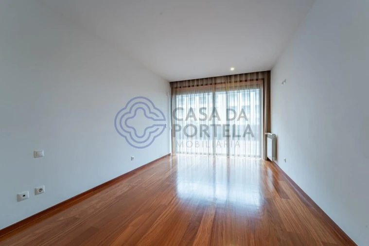 Apartamento T3 para Venda em Arcozelo Foto 17