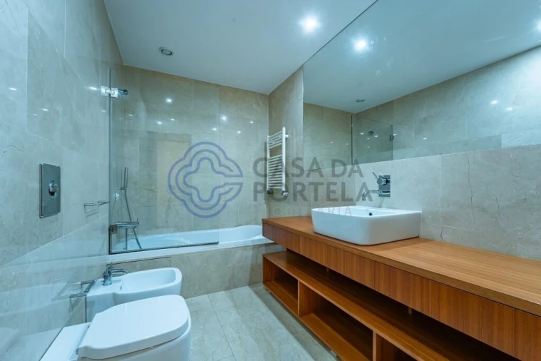 Apartamento T3 para Venda em Arcozelo Foto 21