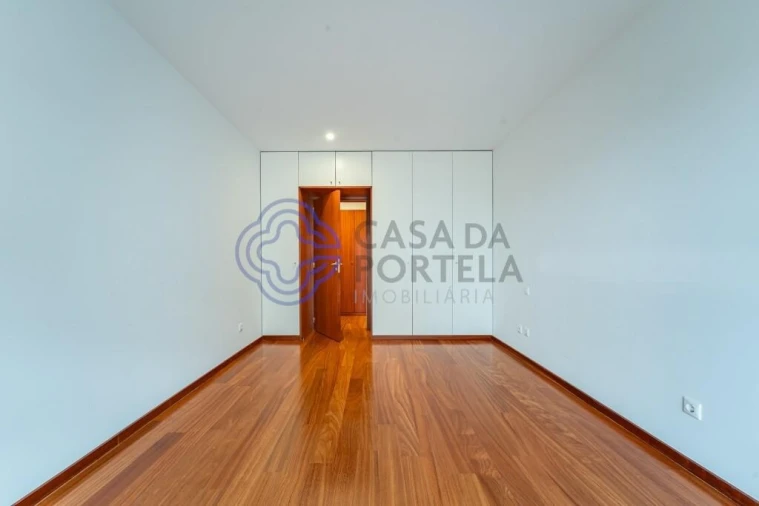 Apartamento T3 para Venda em Arcozelo Foto 18