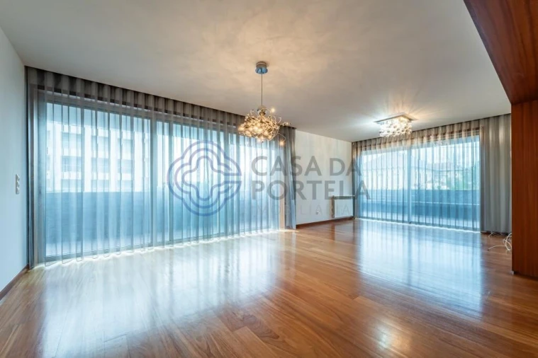 Apartamento T3 para Venda em Arcozelo Foto 1