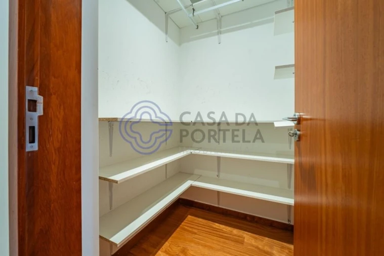 Apartamento T3 para Venda em Arcozelo Foto 14