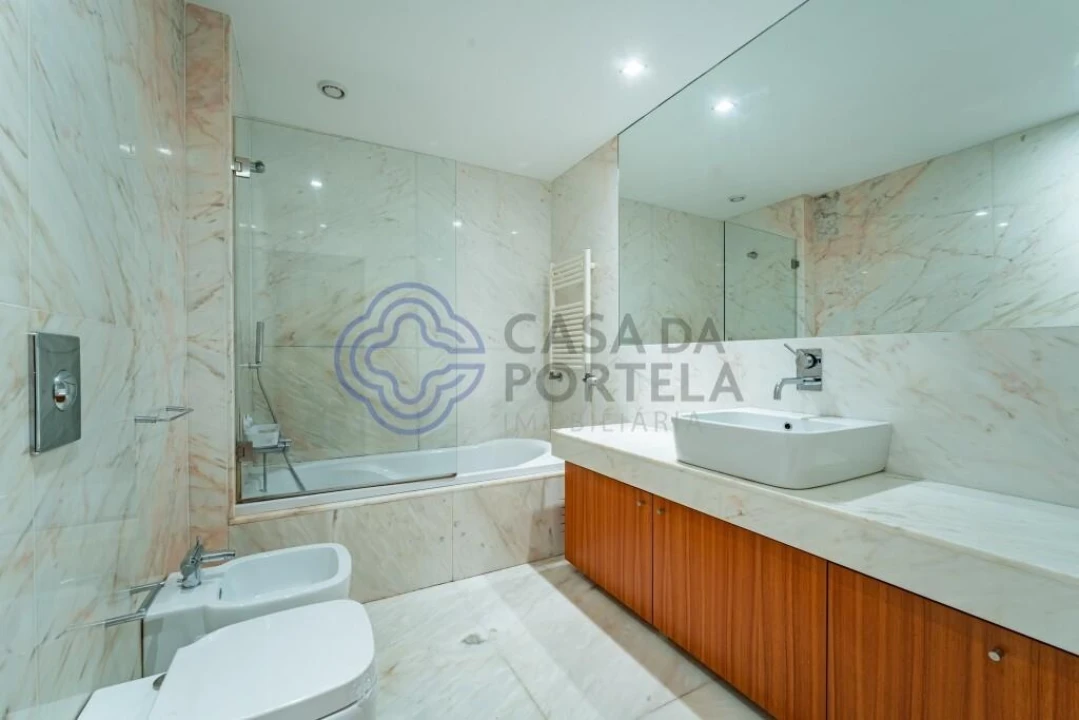 Apartamento T3 para Venda em Arcozelo Foto 25