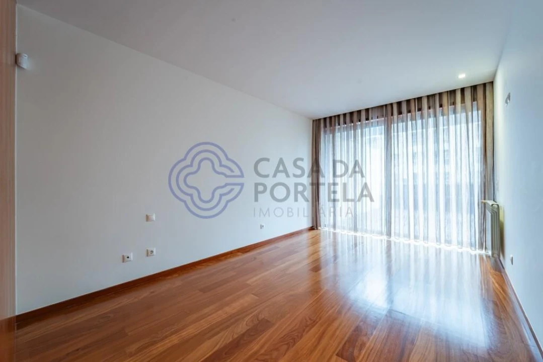 Apartamento T3 para Venda em Arcozelo Foto 23