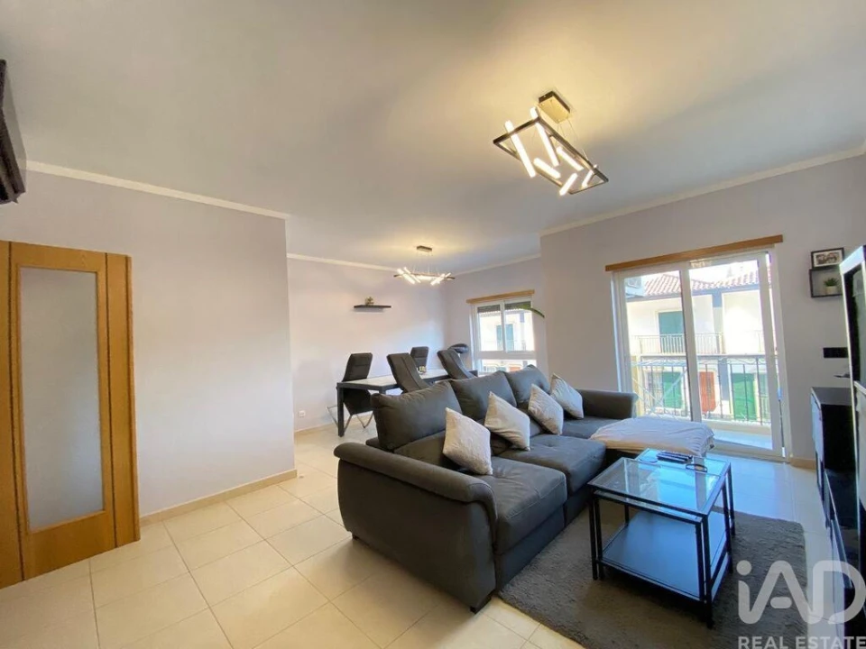 Apartamento T3 para Venda em Quelfes Foto 2