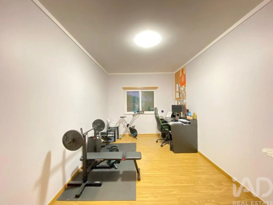 Apartamento T3 para Venda em Quelfes Foto 17