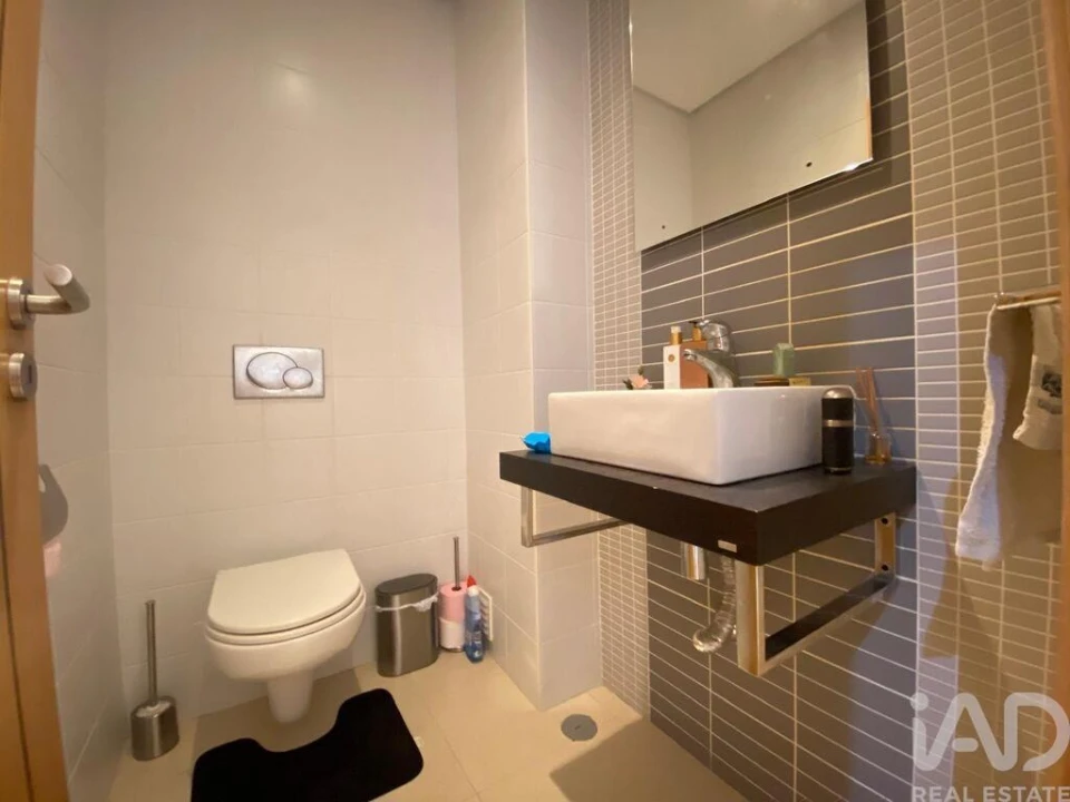 Apartamento T3 para Venda em Quelfes Foto 19