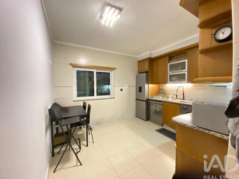 Apartamento T3 para Venda em Quelfes Foto 22