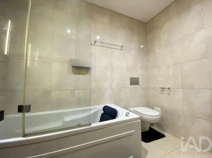 Apartamento T3 para Venda em Quelfes Foto 12