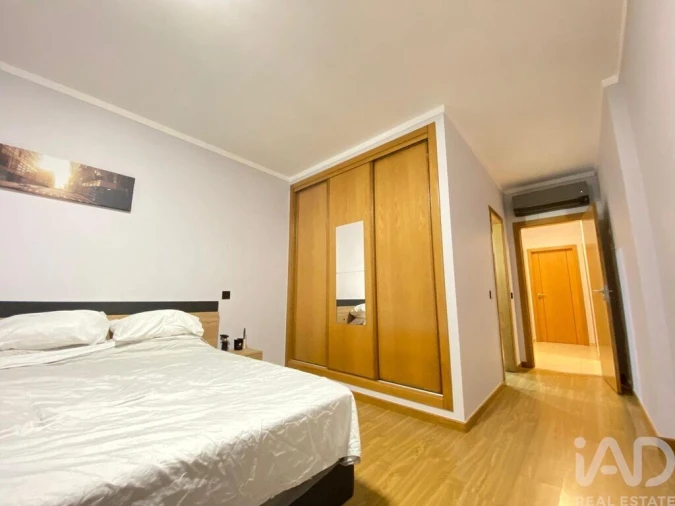 Apartamento T3 para Venda em Quelfes Foto 7