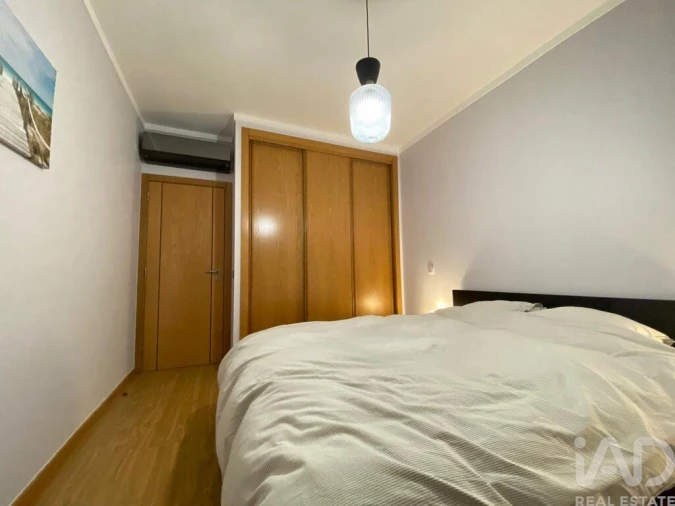 Apartamento T3 para Venda em Quelfes Foto 13
