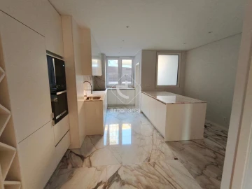 Apartamento T3 para Venda em Aldoar, Foz do Douro e Nevogilde