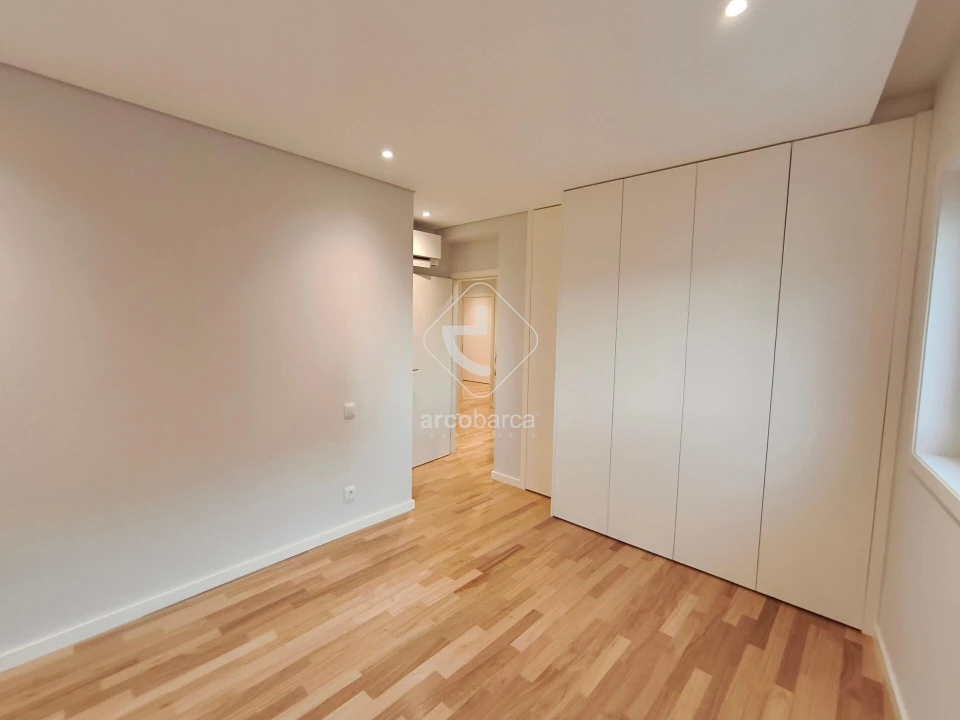 Apartamento T3 para Venda em Aldoar, Foz do Douro e Nevogilde Foto 23