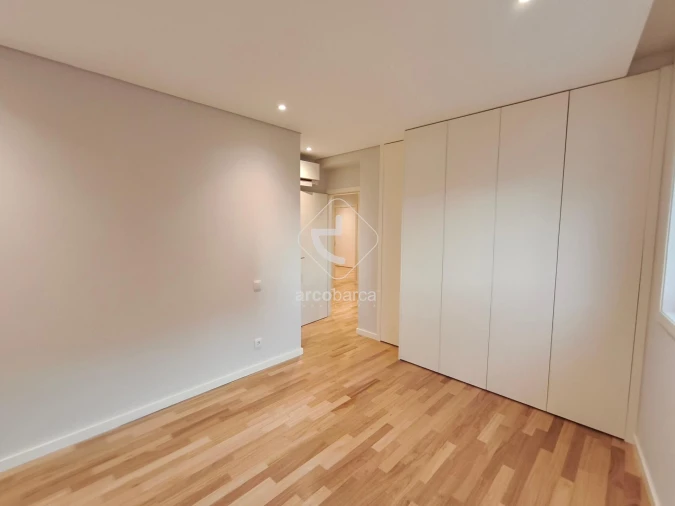 Apartamento T3 para Venda em Aldoar, Foz do Douro e Nevogilde Foto 24