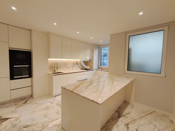 Apartamento T3 para Venda em Aldoar, Foz do Douro e Nevogilde Foto 2