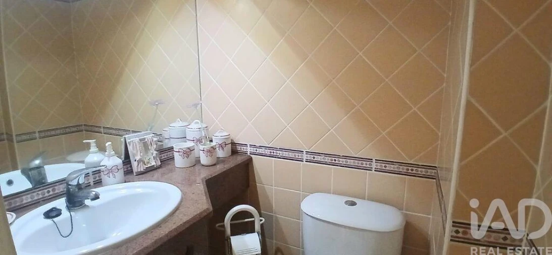 Apartamento T3 para Venda em Quelfes Foto 11