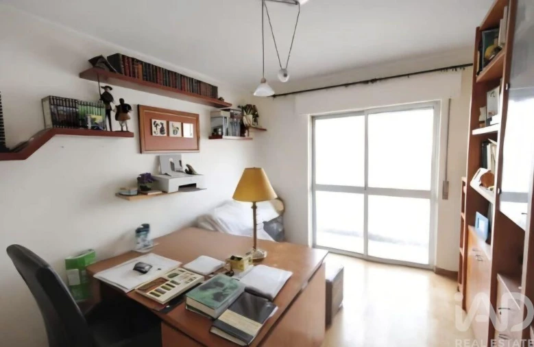 Apartamento T3 para Venda em Quelfes Foto 5