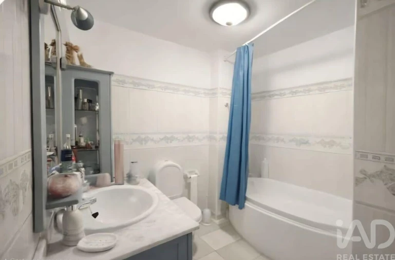 Apartamento T3 para Venda em Quelfes Foto 8