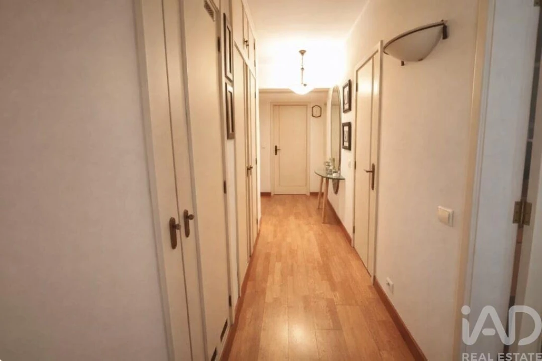 Apartamento T3 para Venda em Quelfes Foto 2