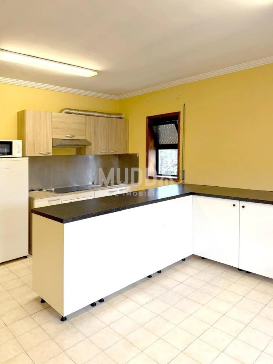 Apartamento T2 para Venda em Arrifana Foto 3