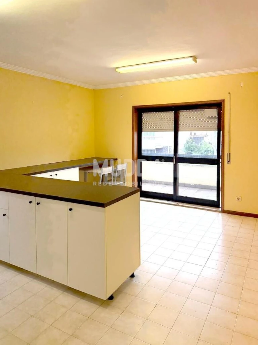 Apartamento T2 para Venda em Arrifana Foto 4