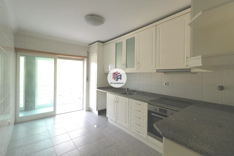 Apartamento T3 para Venda em São Mamede de Infesta e Senhora da Hora Foto 3