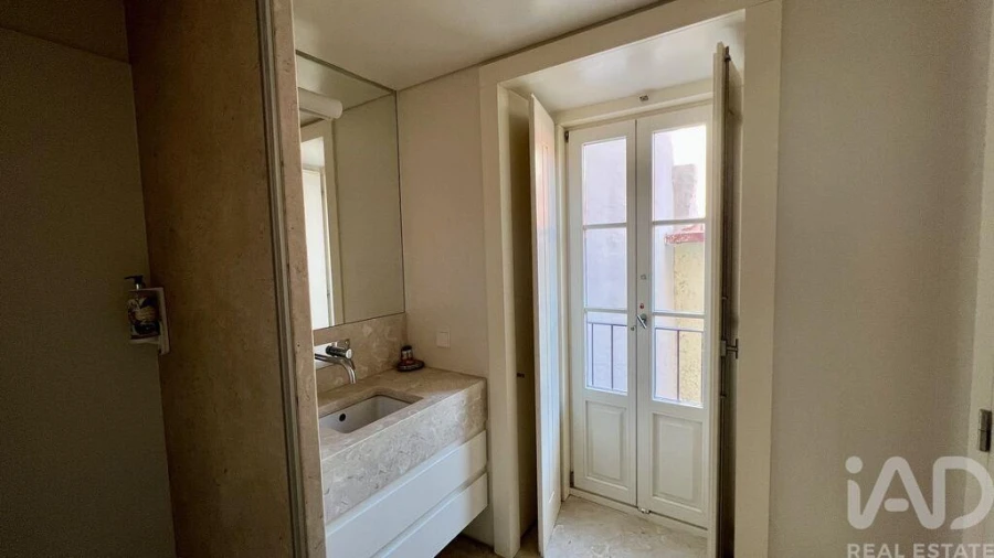 Apartamento T2 para Arrendamento em Santa Maria Maior Foto 16