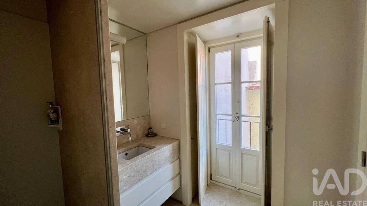 Apartamento T2 para Arrendamento em Santa Maria Maior Foto 16