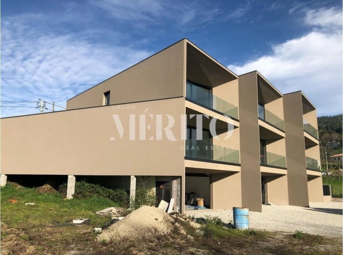 Moradia T3 para Venda em Urgezes Foto 4