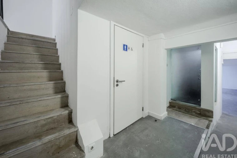 Loja para Venda em Campo de Ourique Foto 5