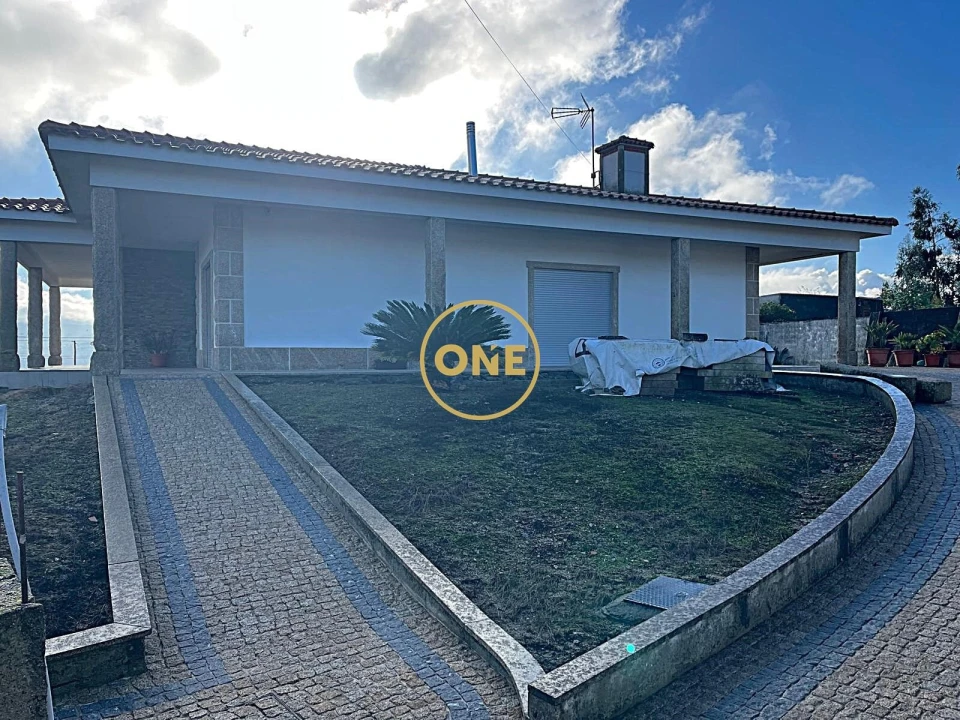 Moradia T3 para Venda em Paredes Foto 1