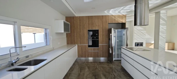 Moradia T5 para Venda em Azeitão (São Lourenço e São Simão)