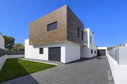 Moradia T5 para Venda em Azeitão (São Lourenço e São Simão)