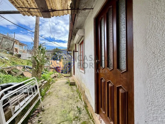 Moradia T3 para Venda em Rossas Foto 2