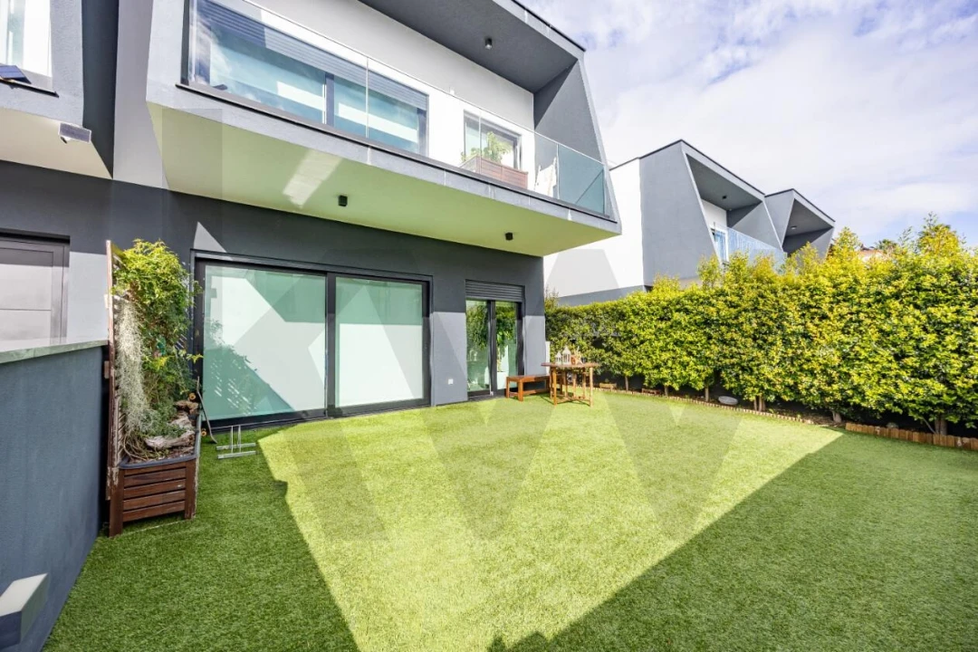 Moradia T3 para Venda em Caniço Foto 33