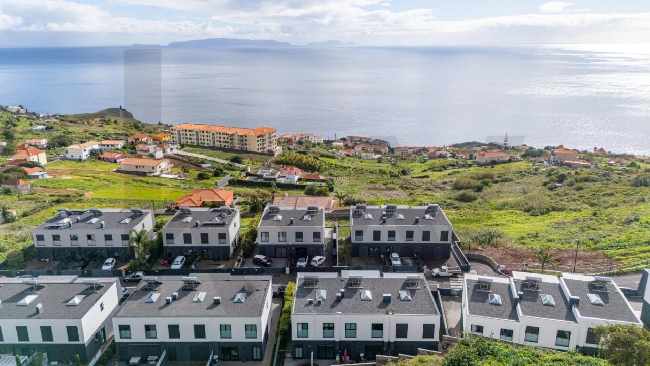 Moradia T3 para Venda em Caniço Foto 44