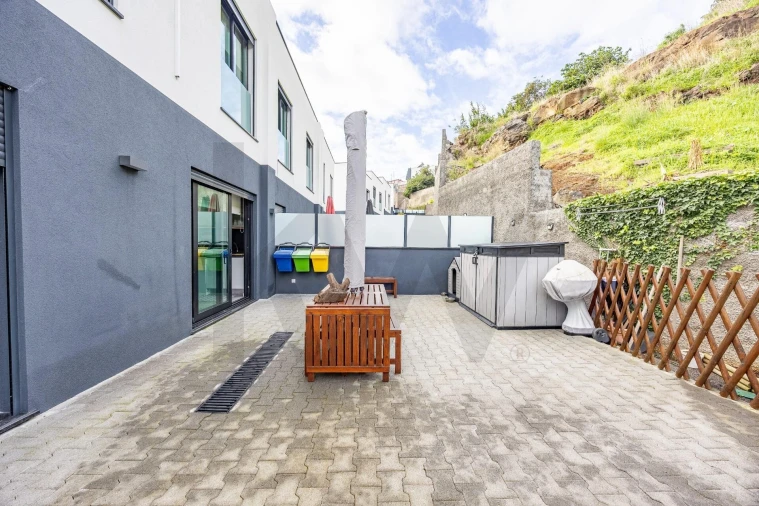 Moradia T3 para Venda em Caniço Foto 38