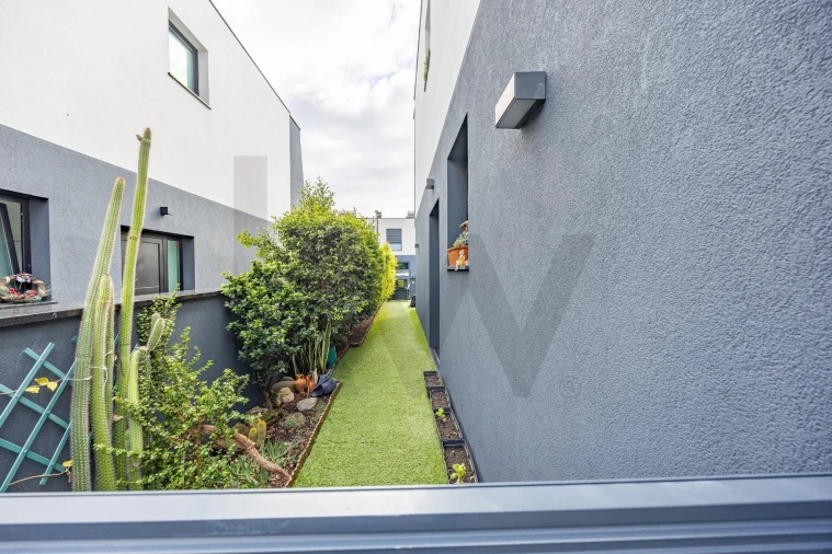 Moradia T3 para Venda em Caniço Foto 37