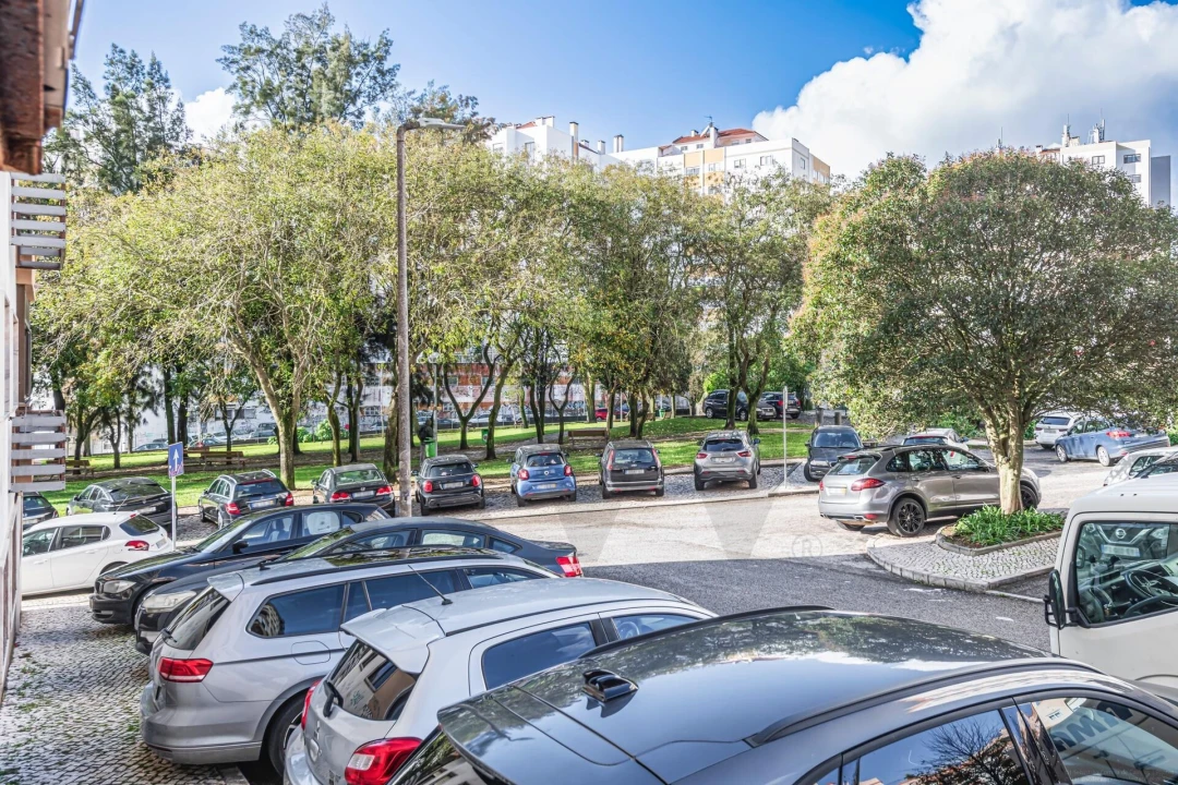 Apartamento T3 para Venda em Massamá e Monte Abraão Foto 18