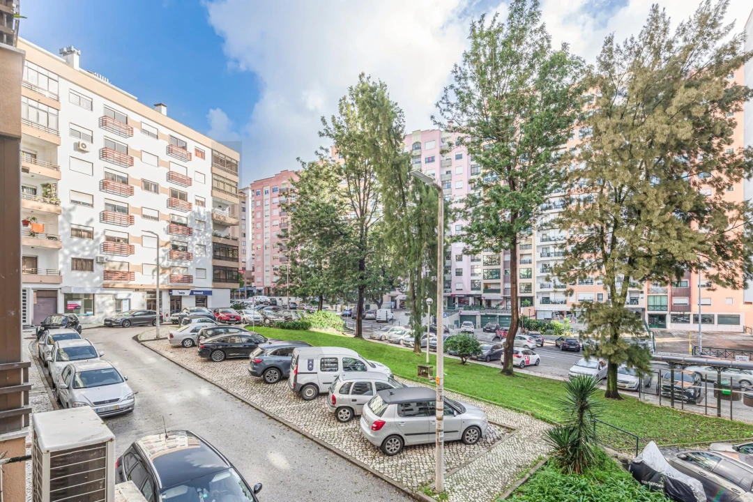 Apartamento T3 para Venda em Massamá e Monte Abraão Foto 16