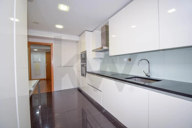 Apartamento T2 para Arrendamento em Águas Livres Foto 25